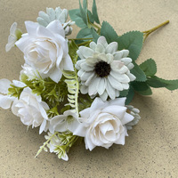 Bouquet de 7 têtes de fleurs en soie, tiges de fleurs artificielles pour centres de table de mariage, de fête, de banquet et décoration intérieure