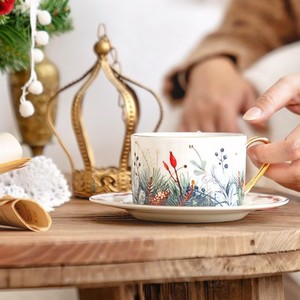 ชุดถ้วยน้ำชาและกาแฟเซรามิกเคลือบทองหรูหรา พร้อมจานรอง คอลเลคชั่นคริสต์มาส โบนไชน่า - Product Image 5