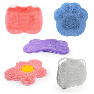 Exfoliante de espalda y masajeador de pies 2 en 1 de silicona con ventosas para montar en la pared, manos libres, para ducha - Product Image 1