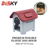 Nichoir pour chien en plastique résistant aux intempéries pour chiens de taille moyenne à grande, abri extérieur robuste pour animaux de compagnie avec porte en fil métallique 87x72x75.5cm, toit rouge