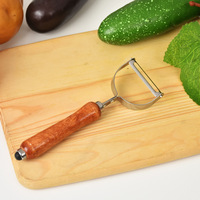 HAPPYJACK Dagelijks gebruik Handmatige keuken-schilmes met gekarteld houten handvat, fruit- en groenteschiller, trektype keukenschrapers