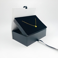 Boîte rigide en papier avec ruban élégant personnalisé pour l'emballage de colliers et de bijoux