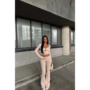 Ensemble de pantalon et veste crème pour femmes - Product Image 5