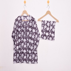 Conjunto de Pijama Floral Estampado a Mano de Primera Calidad - Ropa de Dormir de Algodón Artesanal, Ropa de Dormir y de Estar por Casa de Verano Estilo Bohemio para Mujer, Regalo - Product Image 2