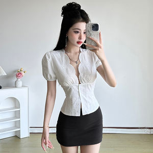 Camisa de Manga Abullonada con Textura y Cuello en V Estilo Francés para Mujer, Corte Entallado, Elegante y Chic para Uso Diario - Product Image 4
