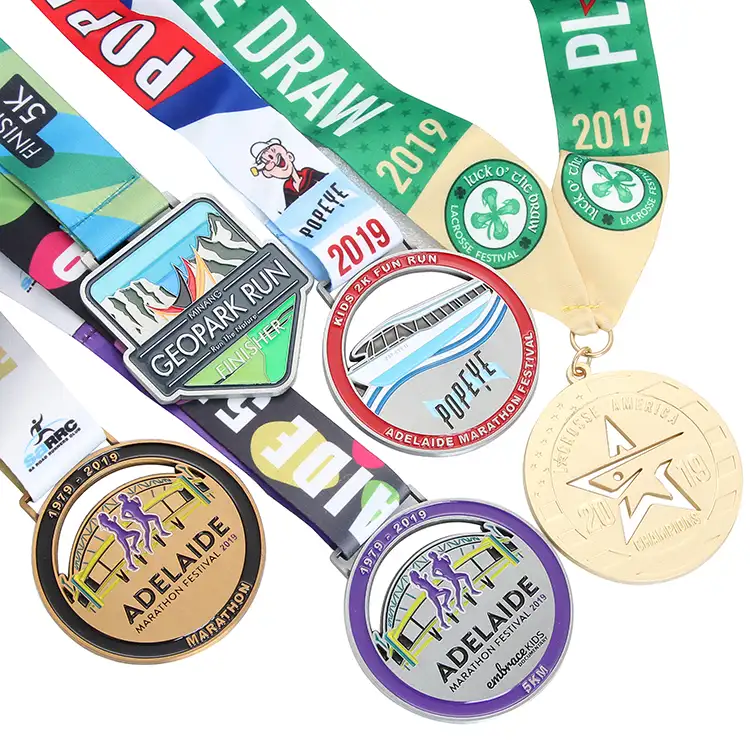 メダルカスタムとトロフィースポーツキーゴールドミリタリースポーツ奇跡のサイクリングとリボンハンガーメタルサッカーサッカー3Dメダル