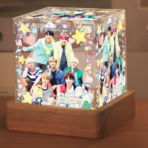 Regalos para Fans del K-pop 2026, Lámpara de Ambiente para Dormitorio, Adorno de Escritorio, Lámpara Nocturna Acrílica Kpop, Lámparas de Mesa Recargables Inalámbricas - Product Image 1