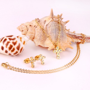Conjunto de Joyería Chapada en Oro para Mujer, Collar con Cruz y Circonitas - Product Image 4