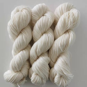 Lotus Yarns SW <span class=keywords><strong>Merino</strong></span> <span class=keywords><strong>DK</strong></span>, 100% <span class=keywords><strong>Lana</strong></span> <span class=keywords><strong>Merino</strong></span> Superwash Extrafina en Color Blanco Natural para Teñido a Mano, Peso Worsted - Product Image 5
