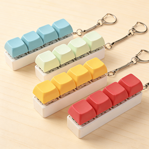 Llavero de teclado antiestrés 4 en 1 con teclas de plástico, llavero clicker, juguete para aliviar el estrés, teclas de teclado personalizadas - Product Image 3