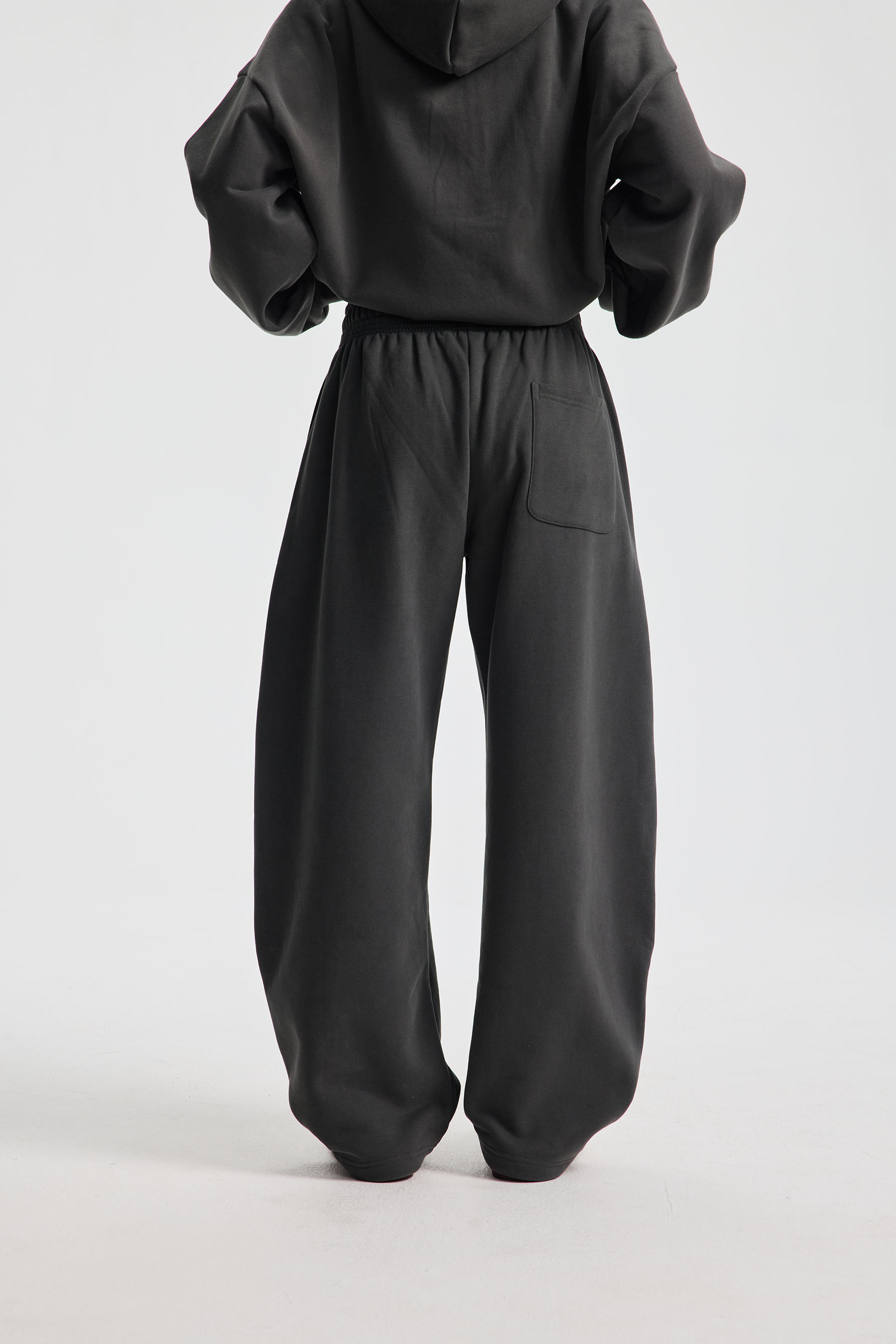 สีเทาเข้ม