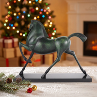 Sculptures d'ornements en métal sur le thème du cheval, style moderne minimaliste et luxe discret, pour bureaux, salons, entrées et halls d'hôtels