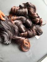 Extensions de cheveux humains vierges bruts 100 % non traités, ondulés naturels, bouclés, bouclés birmans, bouclés indiens, lisses Yaki, en lots