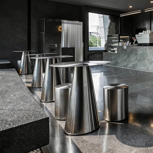 Set Tavolo e Sedie in Acciaio Inox Stile Industriale per Negozi di Tè al Latte, Caffetterie, Pasticcerie e Bar, Sgabelli Commerciali Quadrati - Product Image 2