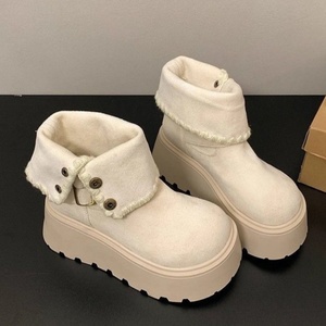 Mocasines de Hombre de Alta Calidad en Color Marrón, Hechos en Inglaterra con Cuero Lavado, Estilo Retro, con Cordones y Suela Goodyear, Impermeables - Product Image 3