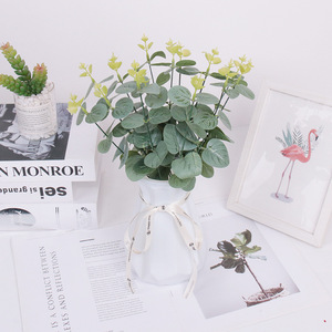 7 fourches décoratives artificielles en argent, fausses feuilles d'eucalyptus, verdure artificielle pour la décoration de la maison et des fêtes - Product Image 2