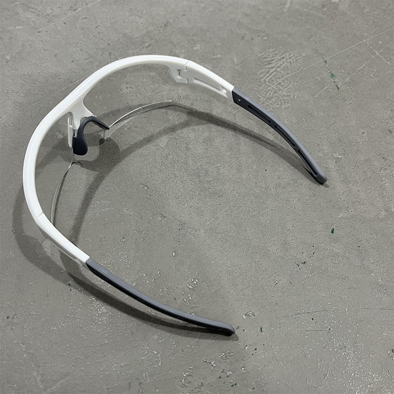 White frame flat light