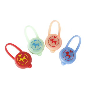<span class=keywords><strong>Collar</strong></span> de perro mascota <span class=keywords><strong>LED</strong></span> recargable con accesorio colgante de silicona de patrón sólido - Product Image 3