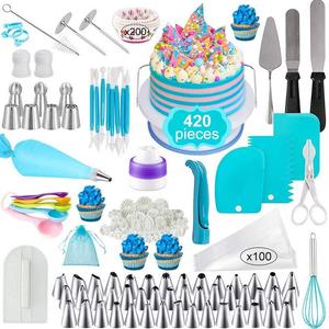 Set di Utensili per Pasticceria con Piatto Girevole in Acciaio Inox, Beccucci per Decorazione, Sacchetto per Pasticceria e Raschietto per Crema - Product Image 1