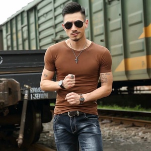 Maglietta Casual da <span class=keywords><strong>Uomo</strong></span> a Maniche Corte, Tinta Unita, <span class=keywords><strong>Slim</strong></span> <span class=keywords><strong>Fit</strong></span>, con Logo Personalizzato Rainbow Spray, Prodotta da Produttore di <span class=keywords><strong>Abbigliamento</strong></span> Maschile - Product Image 5