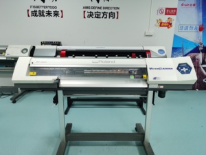 Imprimante Roland d'occasion SP300i Print&Cut Eco Solvent Sublimation pour l'impression d'étiquettes de <span class=keywords><strong>t</strong></span>-shirts - Product Image 6