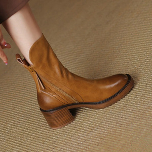 <span class=keywords><strong>Botas</strong></span> <span class=keywords><strong>de</strong></span> Tobillo Marrones <span class=keywords><strong>de</strong></span> Estilo Personalizado <span class=keywords><strong>de</strong></span> Fábrica para <span class=keywords><strong>Mujer</strong></span>, Tacón Grueso, Cierre Lateral con Cremallera, <span class=keywords><strong>Botas</strong></span> <span class=keywords><strong>de</strong></span> Invierno Cómodas e Informales - Product Image 2
