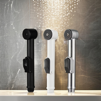 Vente chaude moderne en plastique écologique Bidet main pulvérisation de haute qualité ensemble de pulvérisateur haute pression dernière toilette Shattaf mural
