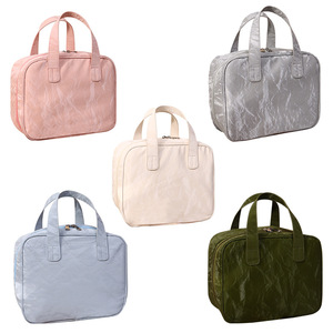 Bolsa de Maquillaje Ajustable con Múltiples Compartimentos, Gran Capacidad, Impermeable, Bolsa de Almacenamiento de Cosméticos de Viaje con Estuche para Brochas Desmontable - Product Image 4