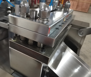 Machine d'emballage sous blister modèle DPP-420 pour l'industrie cosmétique, pour flacons, tubes, seringues - Product Image 5