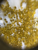1.8mm-3mm Monocristal Synthétique HPHT Diamant Brut Médias De Sablage 2-4mm IRRÉGULIER PY Verre De Meulage 10-20 1 kg/sac 3 Ans D'approvisionnement