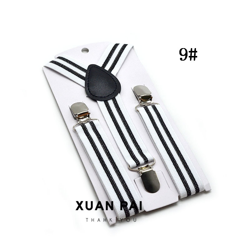 9 # (double rayures noires de fond blanc)