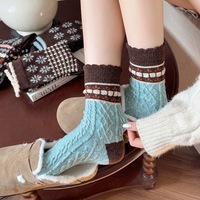 Nouvelles chaussettes vintage à motif floral pour l'automne et l'hiver, chaussettes mi-mollet chaudes en dentelle de haute qualité pour femmes