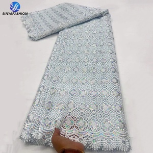 Tissu en dentelle guipure africaine Sinya avec sequins, broderie de haute qualité, 5 yards, tissu en dentelle <span class=keywords><strong>soluble</strong></span> dans l'eau de luxe pour robe femme - Product Image 1
