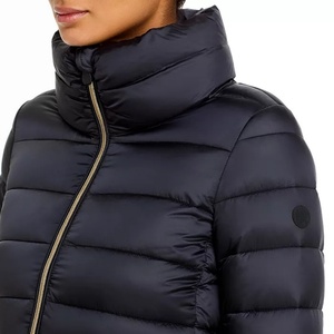 Veste universitaire d'hiver en laine réversible imperméable de haute qualité sur mesure avec logo personnalisé pour femmes - Product Image 5