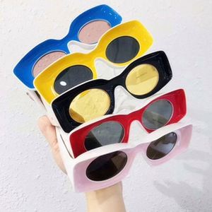 Gafas de Sol Rectangulares Modernas al por Mayor, Color Rojo y Azul, de Pierna Ancha, Protección UV400, para Hombre y Mujer, 2021 - Product Image 6