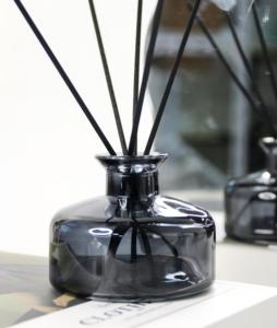 Thiết Kế Mới Bán Buôn Phòng Nhà Khuếch Tán Chai Vòng Thủy Tinh Sang Trọng Rỗng <span class=keywords><strong>200Ml</strong></span> Rõ Ràng Khuếch Tán Chai Với Nút - Product Image 3