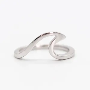 Desain Klasik 925 Sterling Silver Wave Ring untuk Wanita