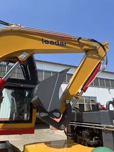 Mini-chargeuse-pelleteuse compacte, légère et polyvalente - Product Image 5