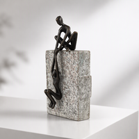 Figurine d'art abstrait moderne, statue de deux personnes tirant, en fonte, artisanat métallique fait main, décoration pour la maison, le bureau ou l'étagère