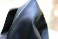 Offre Spéciale : Siège en Cuir PU Gaufré Effet Miroir Écologique, Imperméable, avec Support Tissé, Extensible dans 4 Directions et Résistant à l'Abrasion