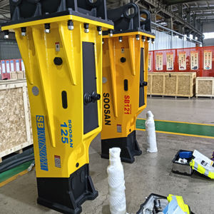 Disjoncteur hydraulique SOOSAN sb 125 type BOX adapté aux pelles lourdes de 28 à 35 tonnes pour la construction et la démolition - Product Image 1