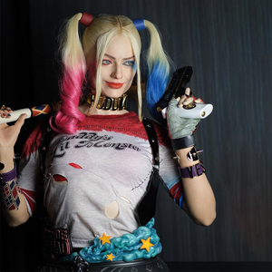 <span class=keywords><strong>El</strong></span> personaje femenino más sexy de DC Comics, Harley Quinn, en una escultura de busto de fibra de vidrio a escala <span class=keywords><strong>1</strong></span>:<span class=keywords><strong>1</strong></span>, perfecta para coleccionistas. - Product Image 1
