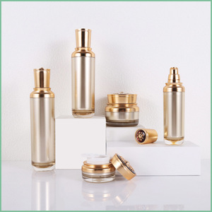 ชุดขวดอะคริลิคสำหรับใส่ดอกกล้วยไม้: ขวดโลชั่นขนาด 15-120 มล., ขวดครีมขนาด 10/50 กรัม, ขวดสำหรับใส่ตัวอย่าง - Product Image 4