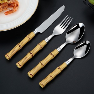 Cubiertos de <span class=keywords><strong>acero</strong></span> inoxidable con mango de <span class=keywords><strong>bambú</strong></span> y plástico clásico personalizado, juego de 16/24 piezas - Product Image 2