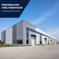 Entrepôt moderne en structure acier résistant aux tremblements de terre et au vent pour les projets de stockage industriel, logistique et distribution