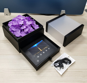 Caja <span class=keywords><strong>de</strong></span> Regalo <span class=keywords><strong>de</strong></span> Exhibición <span class=keywords><strong>de</strong></span> Lujo con Tapa <span class=keywords><strong>de</strong></span> Acrílico Transparente Personalizada, Control <span class=keywords><strong>de</strong></span> Luz, Pantalla LCD, Caja <span class=keywords><strong>de</strong></span> Flores con Video - Product Image 2