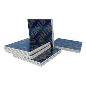 Gran oferta, superficie lisa de <span class=keywords><strong>madera</strong></span> <span class=keywords><strong>contrachapada</strong></span> ecológica con película de 4*8 pies, encofrado de núcleo de álamo moderno personalizado, 18mm de alta calidad - Product Image 4