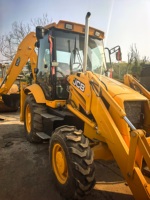Chargeuse-pelleteuse JCB3CX d'occasion, capacité nominale de 8 tonnes, modèle 2021, moteur de 55 kW et composants hydrauliques de pompe