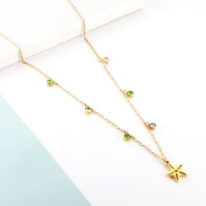 Collier Pendentif Étoile en Acier Inoxydable Plaqué Or 18 carats, Étanche, avec Chaîne et Zircons Colorés en Forme d'Étoile de Mer – Nouvelle Collection Tendance - Product Image 4