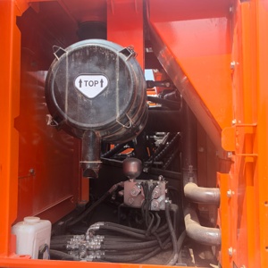 Excavadora Doosan DX300LC-9C Naranja, Equipo de Construcción de Uso Pesado - Product Image 4